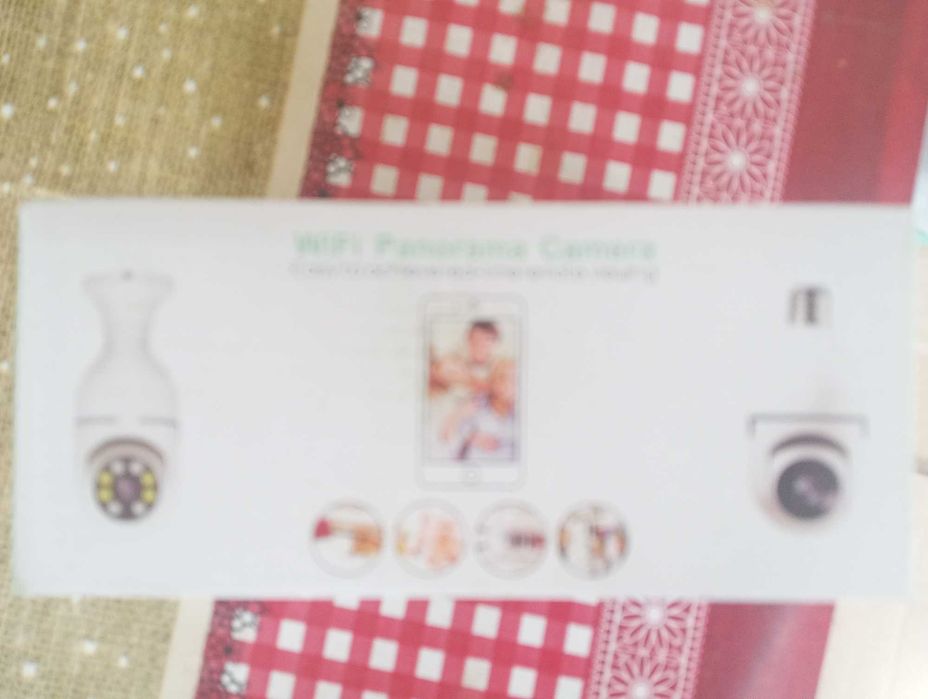 Două camere wifi tip bec