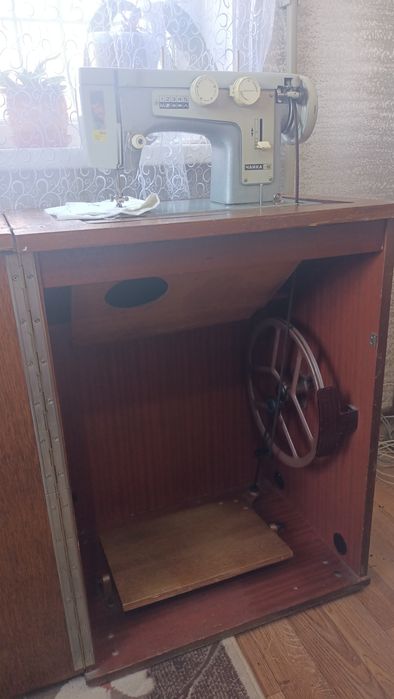 Продается швейная машинка.