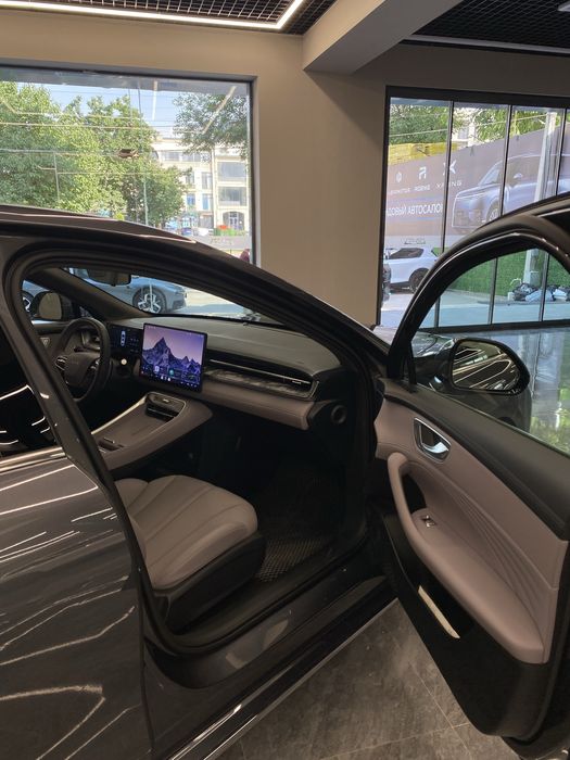Roewe M7 DMH 2026