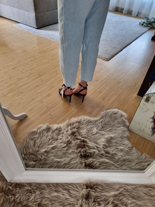 Sandale de la Stradivarius (mar.35)(22,8 cm)