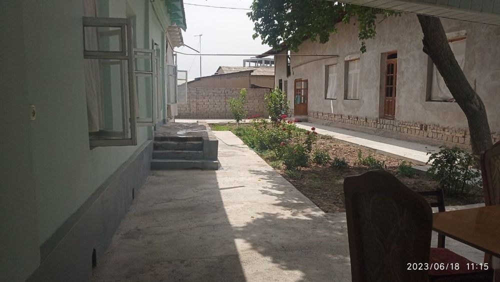 Срочно уй сотилади 6 сотилади 5 хона