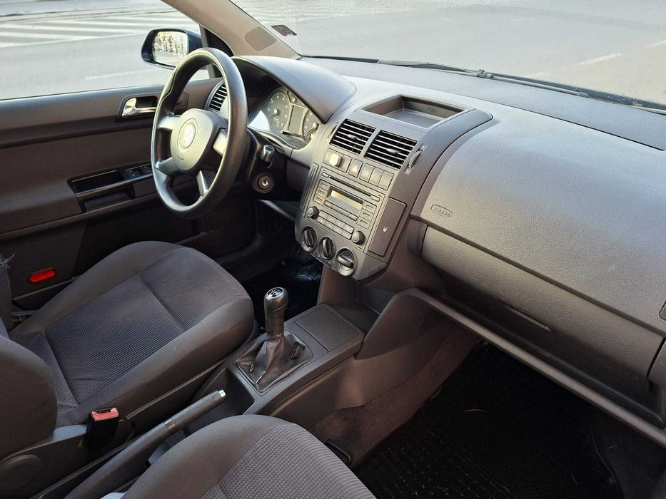 VW Polo 1,4 benzina 16V, an 2005
