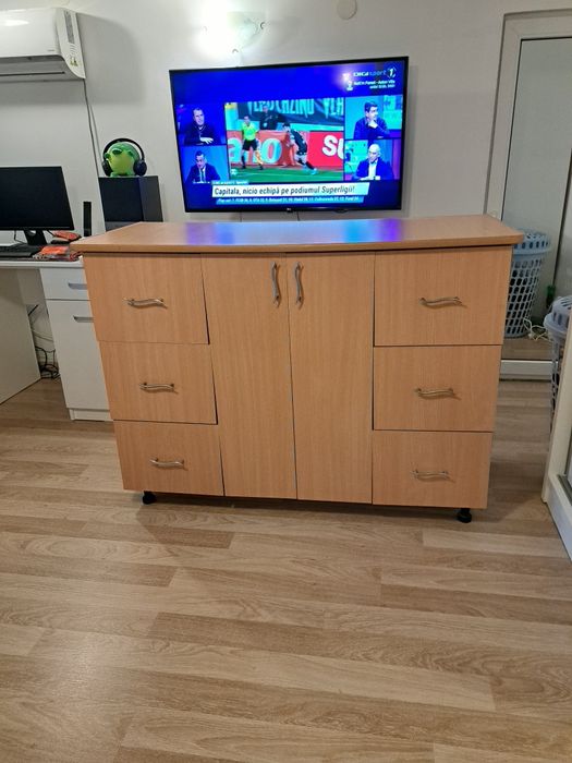 Vînd noptiera stare foarte bună la un preț rezonabil mai multe amănunte la nr de telefon 0766467464!