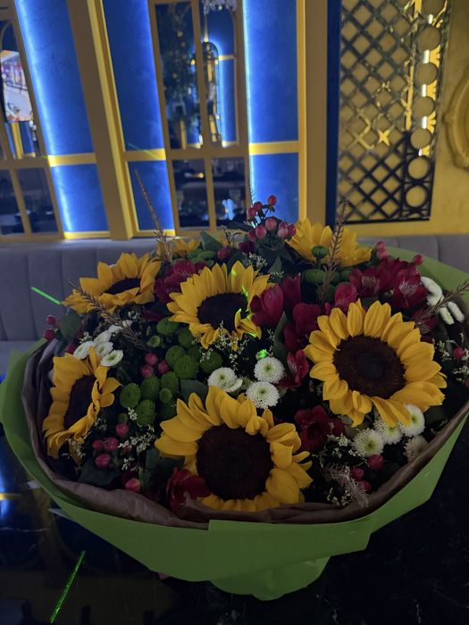 Букет цветов яркий