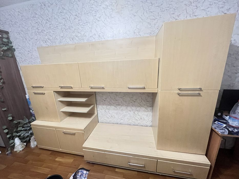 Продам стенку в гостиную