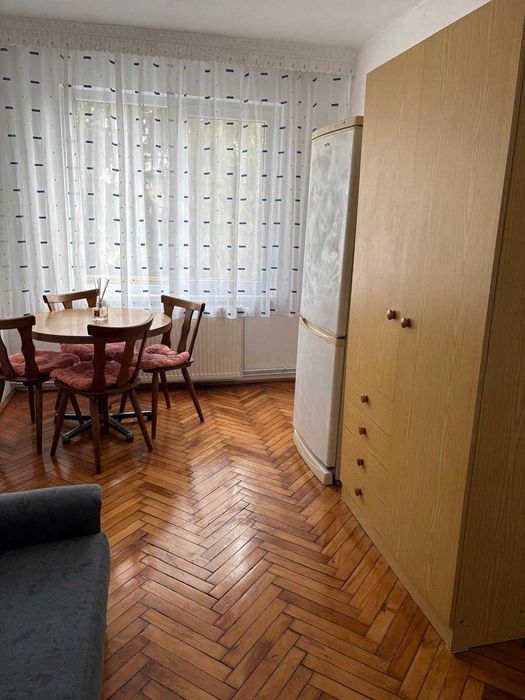 Inchiriez apartament cu 2 camere mobilat