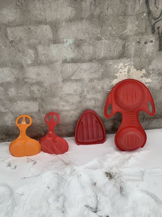 Продам санки ледянки, разные в отличном состоянии