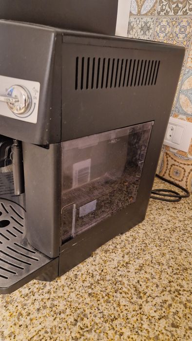 Espresor DeLonghi Magnifica