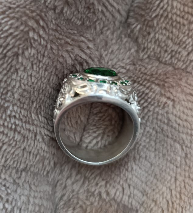 Продам печатка серебро мужская.