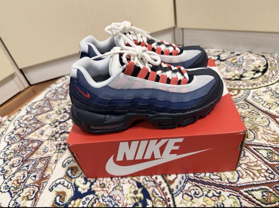 Кроссовки Nike