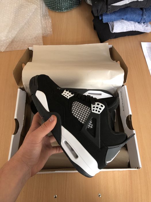 Air Jordan 4 white thunder