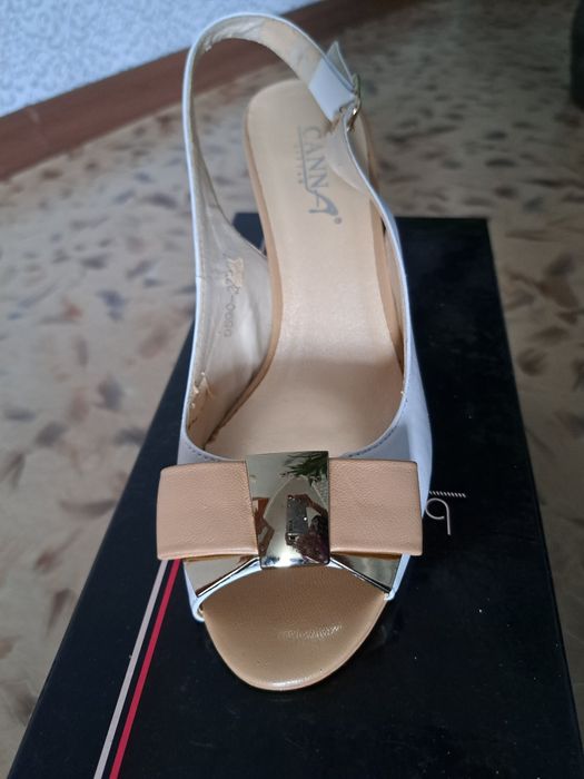 Продам туфли, босоножки