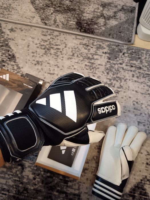 Вратарски ръкавици adidas