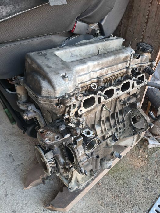 Двигател 1.8vvti Toyota corolla verso - avensis бензин