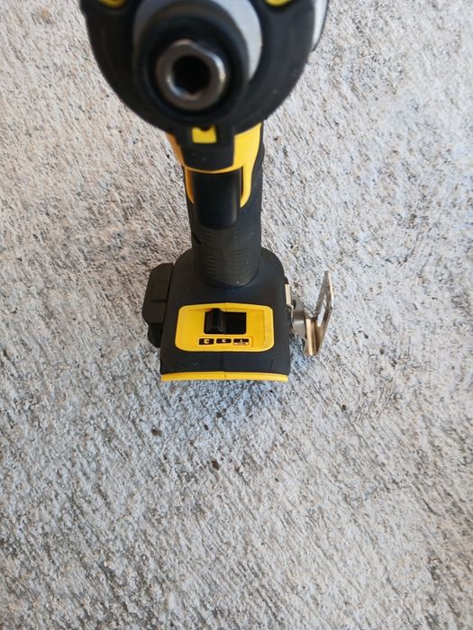 Безчеткови машини  Dewalt 18волта