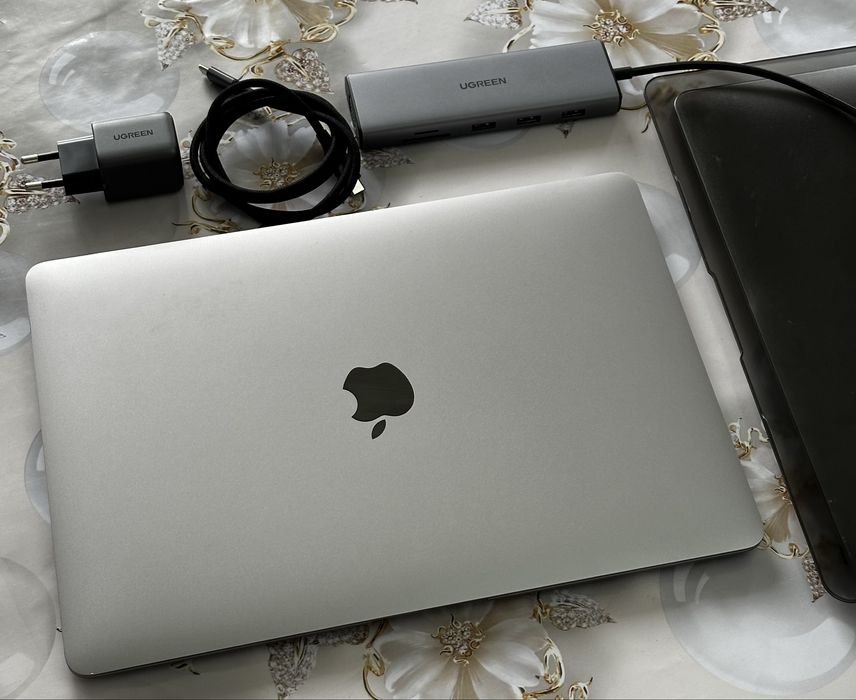 MacBook Air M1 13, 8/256 Gb
