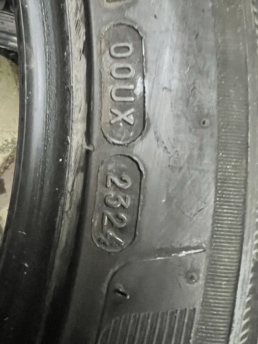 2бр зимни гуми 235-45-19
