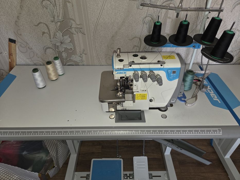 Продаются швейные машинки Jack A4B и Jack E4S