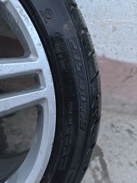 В продаде AMG диски разна широкие