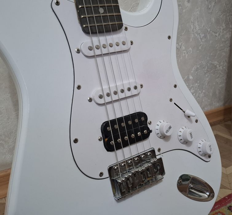 Продам Fender Stratocaster