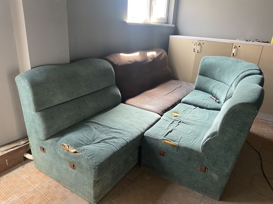 Все бесплатно ! Диваны и шкафы!