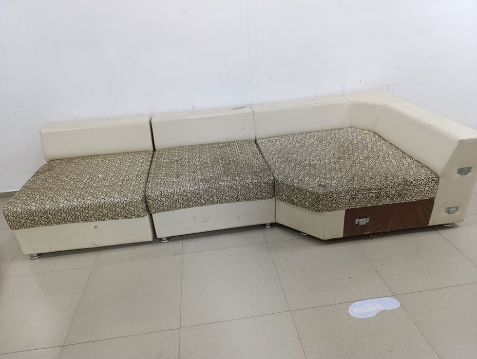 Бесплатно. Диван