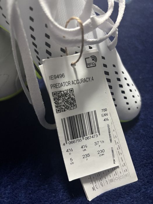 Ghete noi adidas predator