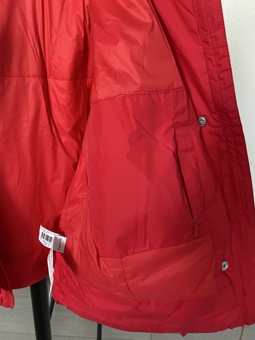 Женская куртка -ветровка