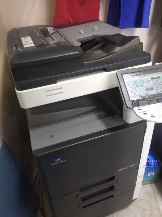 Цветен лазерен принтер, скенер и копир 3 в 1 Konica Minolta BizhubC220