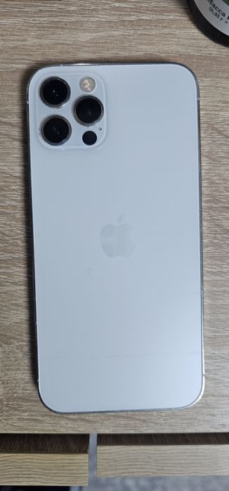 iPhone 12 Pro  мобильный телефон