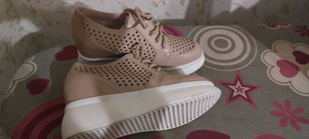 Продам летние туфли