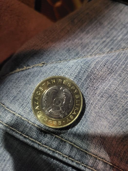 Продам Юбилейные сто тенге