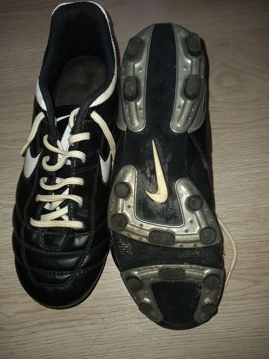 Бутонки за футбол