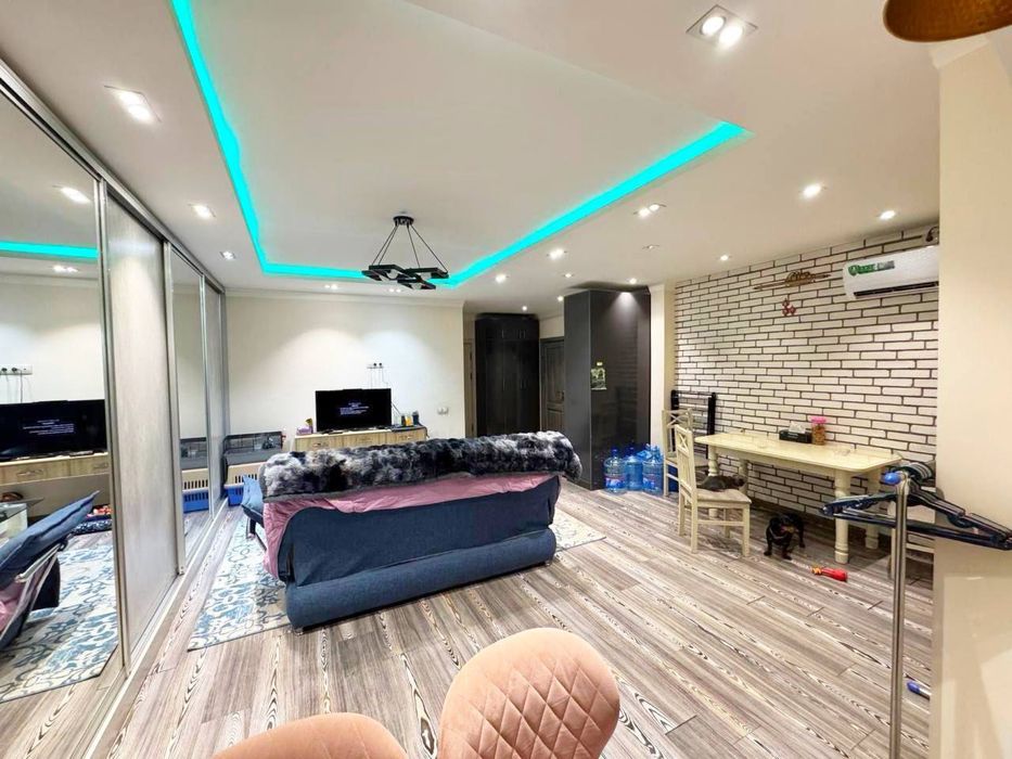 Срочная продажа в центре!!! 3 комнатнвя на Мирзо Улугбеке