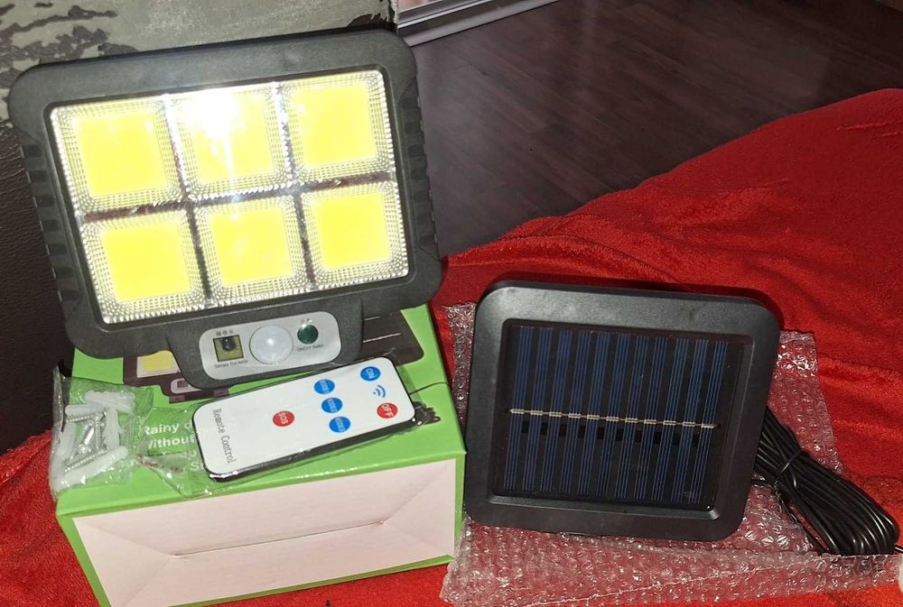 Lampă solară LED T09 cu senzor, telecomandă și panou solar