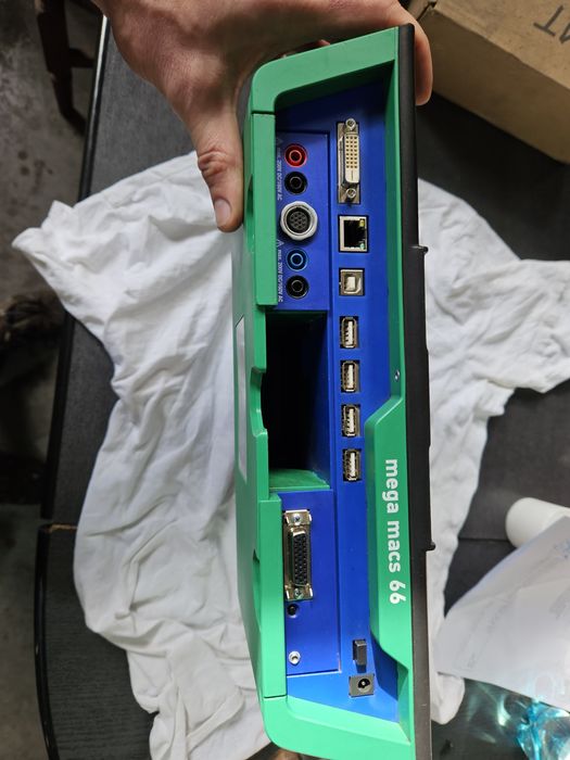 Hella Gutmann Mega Macs 66 in limba romana