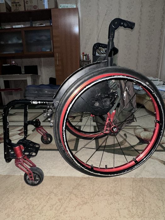 Инвалидная коляска