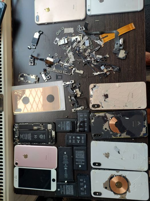 Iphone pentru piese