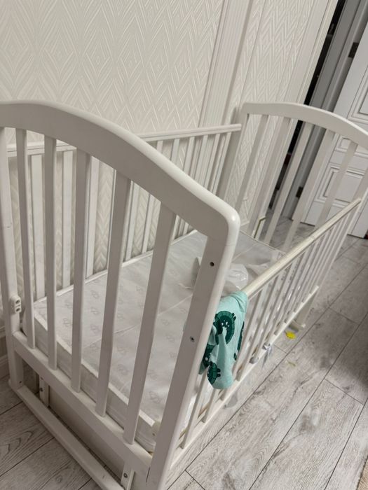 Детская кроватка манеж