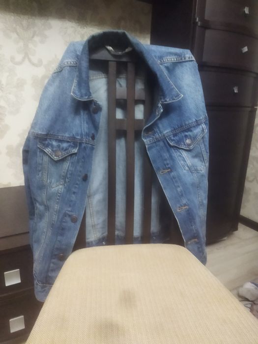 Продам джинсовую куртку ZARA  размер М