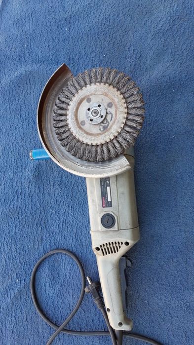 Продается болгарка Crown 230мм