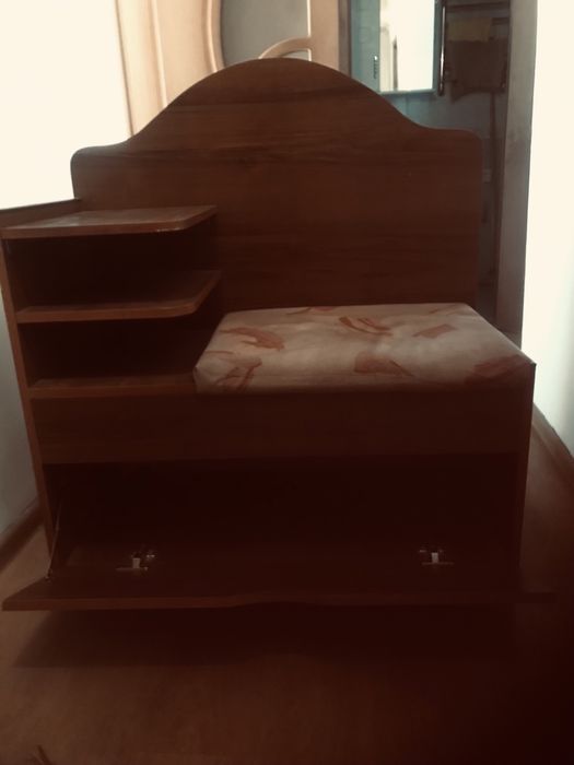 Продам прихожку с тумбой б/у