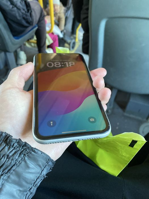 Айфон 11 128гб 100е