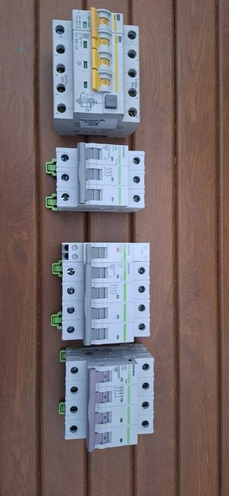 Siguranțe automate diferențiale, distribuitor