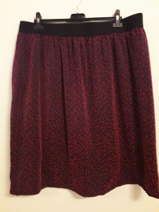 Fusta handmade pe elastic