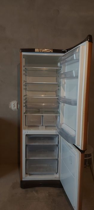 Холодильник indesit