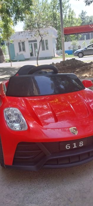 Детская машинка на пульте управления