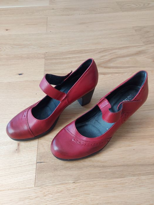 Pantofi din piele cu toc 38