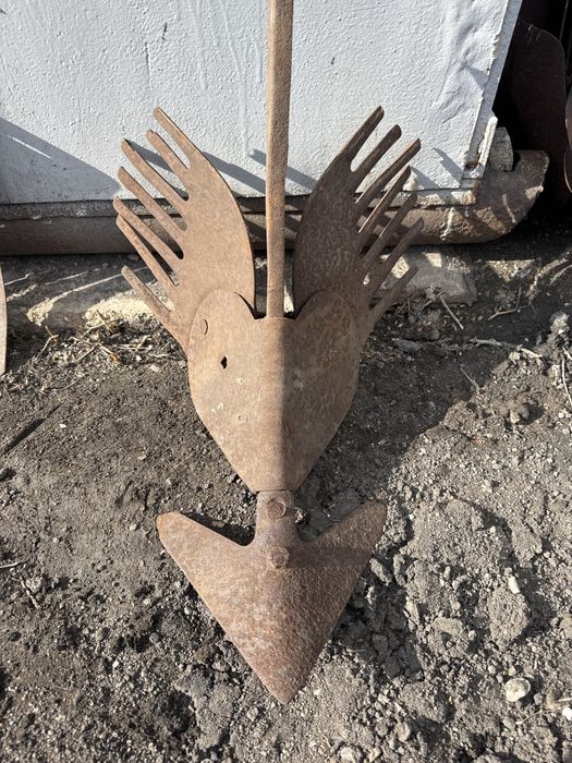 Продам плуг  для трактора