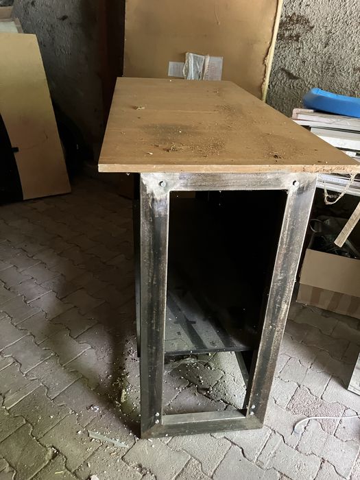 Banc de lucru foarte solid 150/50 cm